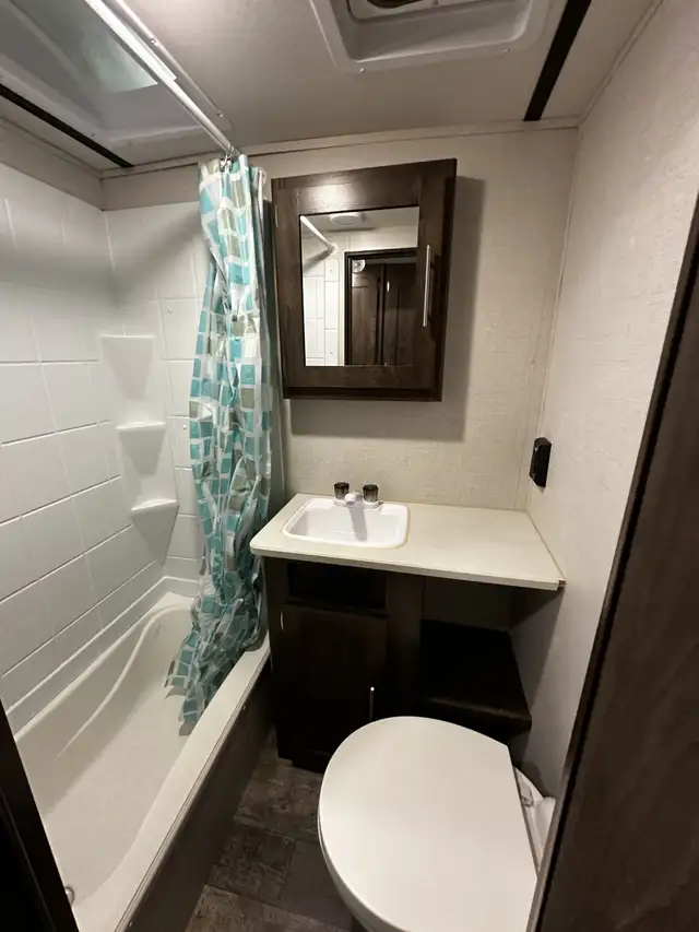 2018 ,Crossroads RV,Volante 240RL in Travel Trailers & Campers in Saskatoon - Image 12