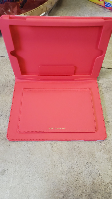 kate spade new york Folding Folio Cases for iPad mini 3 in iPads & Tablets in Thunder Bay - Image 2