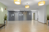 Conveniently located beside Lincoln Fields Shopping Centre near Britannia Beach, Lakeview Apartments... (image 2)