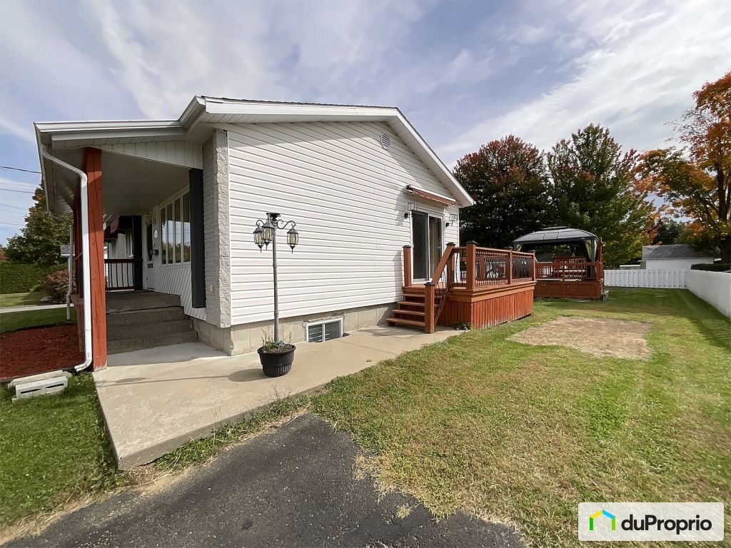$398,000 - Bungalow for sale in St-Etienne-Des-Gres — photo 2