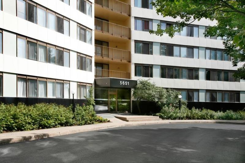 CHECK OUT THIS SPECIAL 1 BEDROOM + DEN IN SOUTHEND HALIFAX Long Term