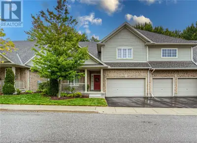 Elegant 3-Bed Townhome with Den & Finished Basement!