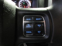 RAM 1500 2021 CLASSIC EXPRESS NIGHT EDITION V-6 3.6 LITRES QUAD-CAB BOITE 6.4 PIEDS 4X4 / MAGS 20 PO... (image 7)