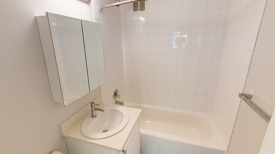 Apartment for Rent at The Glenmore, West End Vancouver 5