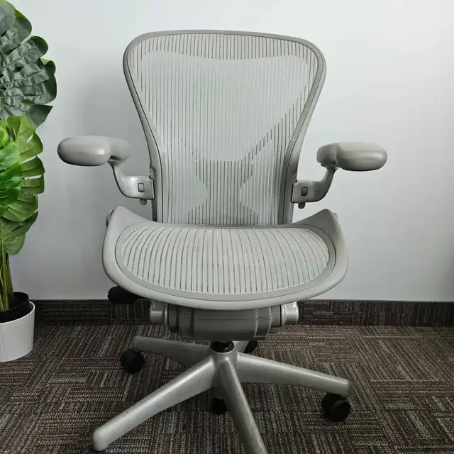 Herman Miller aeron b fully loaded free delivery office chair in Chairs & Recliners in City of Toronto - Image 3