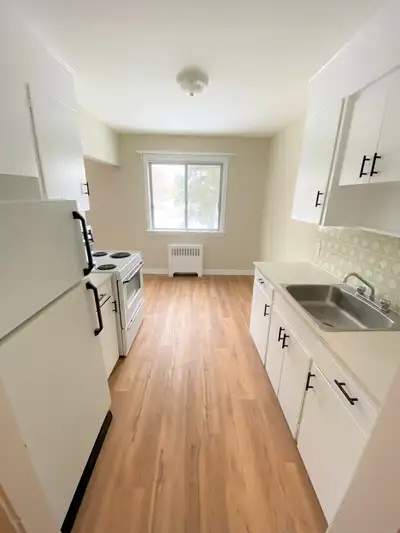 2 Bedroom + Den Suite for Rent - Cambridge Place Only $1345/month Available Now! Looking for a brigh...
