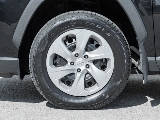 2022 Toyota RAV4 LE in Cars & Trucks in Markham / York Region - Image 4