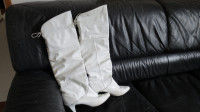 Ladies White Leather Knee High Boots - Size 8
