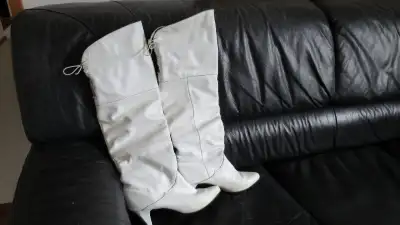Ladies White Leather Knee High Boots - Size 8, View more