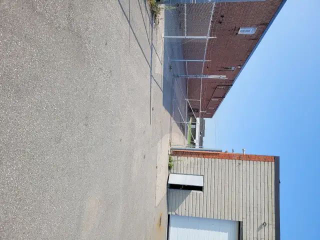 WAREHOUSE SPACE WITH OVERNIGHT PARKING in Commercial & Office Space for Rent in Mississauga / Peel Region - Image 10