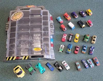 2003 micro mini case. Acerage condition. Top pit are hasbro minis , below are hotwheels minis. Below...