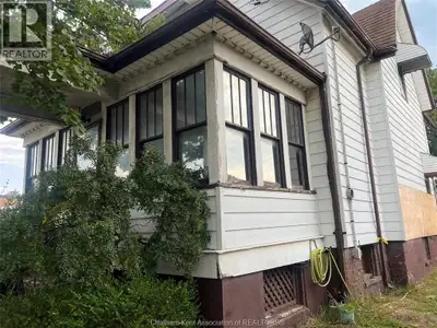 THIS HOME WAS INVOLVED IN A FIRE, CURRENTLY DOWN TO THE STUDS, WAS A 3 BEDROOM HOME WITH DETACHED GA...