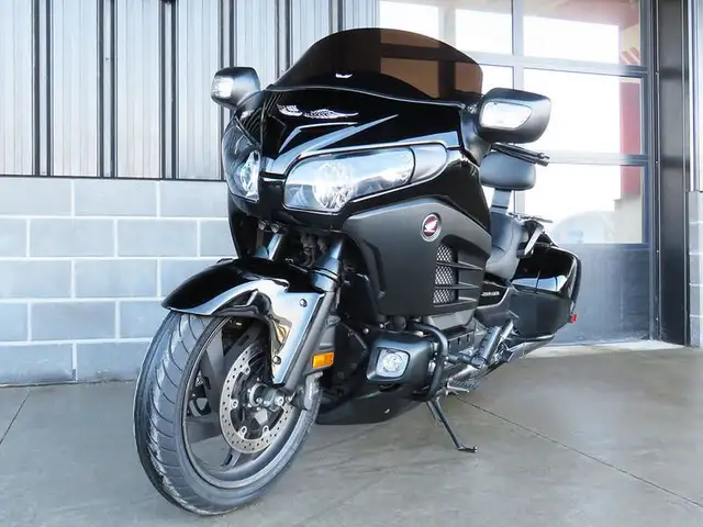 2014 Honda Gold Wing F6B in Sport Touring in Cambridge - Image 4