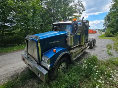 2014 Western Star 4900 FA Cab & Sleeper Shell For Sale - Dash, seats, doors, mirrors, upholstery, ca...