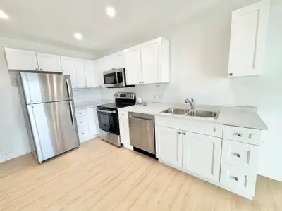 Spacious 2-Bedroom Apartments – 124 Wallace Avenue Spacious 2-Bedroom Apartments – 124 Wallace Avenu...