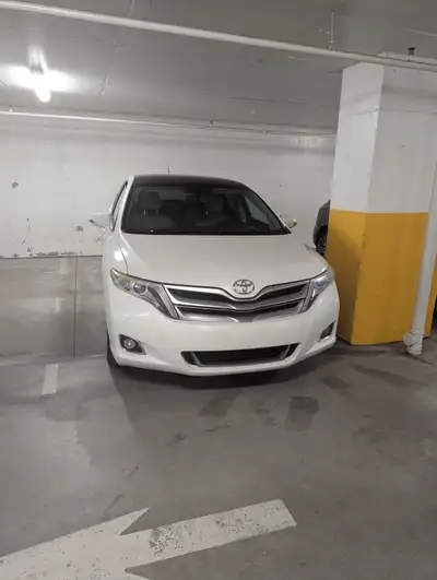 Stationnement chauffé à Ville Marie dans immeuble grand standing a vendre. Situé près de l'ascenseur...