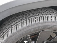 * 4MOTION All-Wheel Drive: Continuously monitors wheel slip to distribute power between front and re... (image 9)