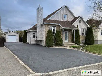 À QUI LA CHANCE?!?!?!?! Maison familiale située dans un quartier paisible de Mascouche. CLÉ EN MAIN!...