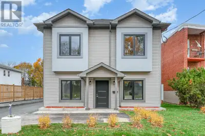 Welcome To This Truly Stunning 3 Bedroom Masterpiece, Boasting A Fantastic Floor Plan And An Abundan...