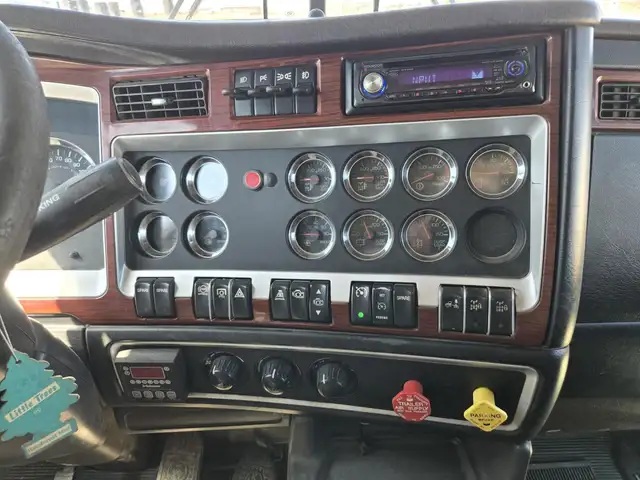 2007 KENWORTH C500 in Heavy Trucks in Saskatoon - Image 28