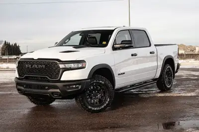 This Ram 1500 has a dependable Twin Turbo Regular Unleaded I-6 3.0 L/183 engine powering this Automa...