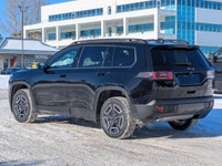 This Jeep Cherokee has a durable Intercooled Turbo Gas/Electric I-4 1.6 L/98 engine powering this Va... (image 5)
