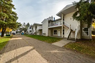 2 Bedroom + Den Premium - 17104 75 Ave. NW *Renovated Suite*