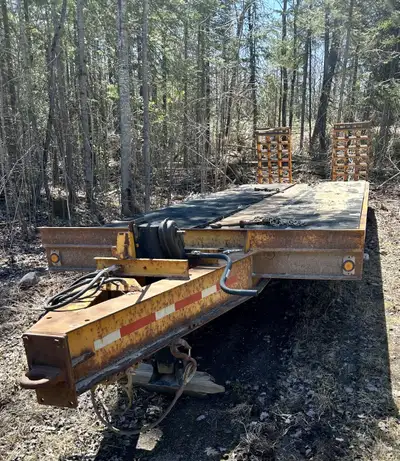 Year: 1997 Make: JC Model: Tandem Suspension Type: Spring ride Tire Size: 215/75R-17.5 Other: 22' de...