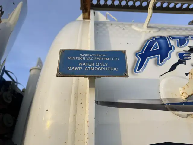 2012 KENWORTH T800 in Heavy Trucks in Saskatoon - Image 65