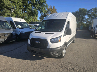 Perfect Auto CLEAN CARFAX - HIGH ROOF - 148 WHEEL BASE - AWD - 3.5 L GAS - BACK UP CAMERA - PRICE IS...