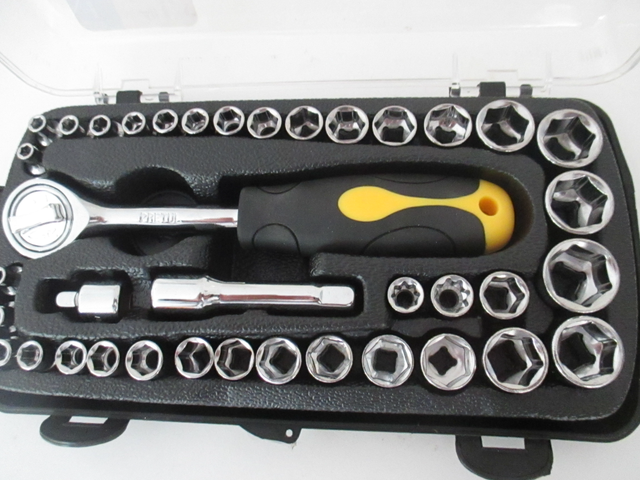 Socket  Set in Hand Tools in Winnipeg - Image 2