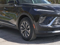 Turbocharged 2.0L I4 Engine - Bose Premium Audio System - Adaptive Cruise Control - Power Locks - Pr... (image 3)