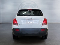 The 2015 Chevrolet Trax is a compact, city-friendly SUV with good maneuverability and safety. 1.4L 4... (image 5)