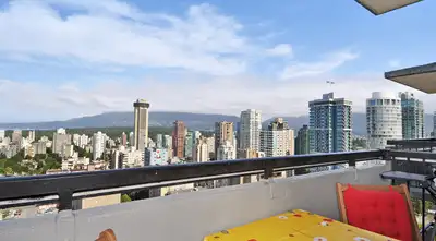 Central Plaza - 1 Bedroom Apartment for Rent