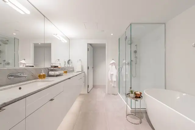 1 Bedroom + Den Sea Loge Downtown Halifax in Long Term Rentals in City of Halifax - Image 5