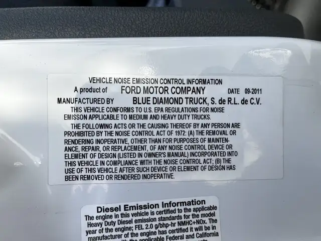 2011 Ford F750 18 Foot Cummins Manual Flatdeck in Heavy Trucks in Winnipeg - Image 59