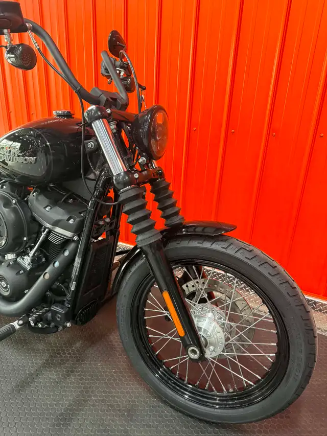 2020 Harley-Davidson Softail 2020 HARLEY DAVIDSON STREET BOB FXB in Street, Cruisers & Choppers in Moncton - Image 10