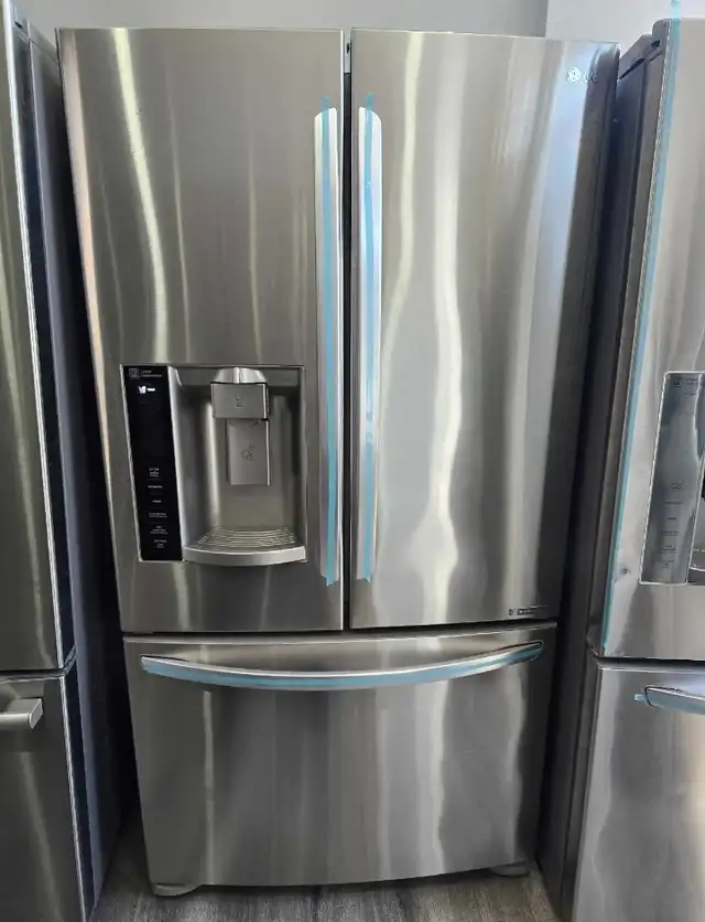 LG 36" STAINLESS STEEL FRENCH DOOR FRIDGE BOTTOM FREEZER in Refr in Refrigerators in Hamilton - Image 2