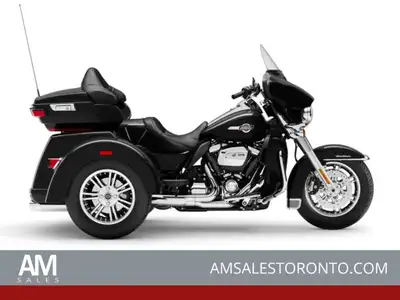 **MORE PICTURES COMING SOON** LIKE NEW Canadian Tri-Glide Ultra with ONLY 10,000 KM, 114ci Milwaukee...