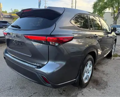 2021 TOYOTA HIGHLANDER LE AWD 8 PASSENGER EASY FINANCE , View more
