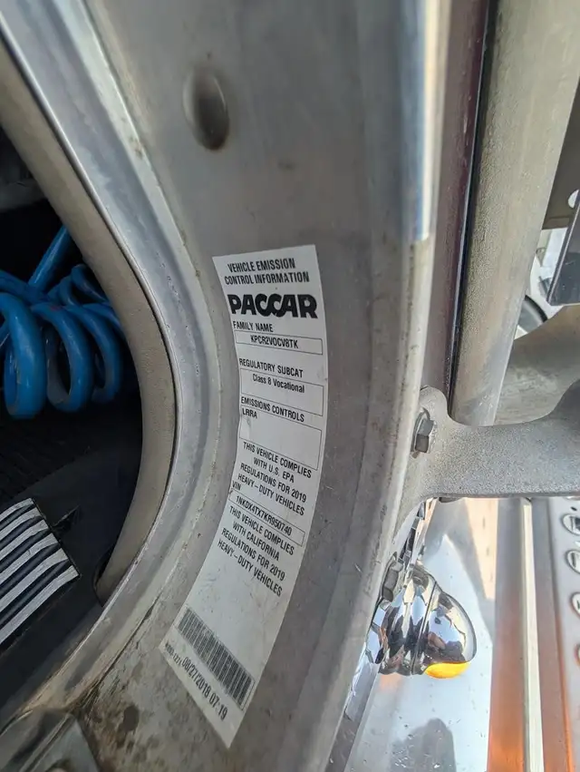 2019 KENWORTH T800 in Heavy Trucks in Kamloops - Image 25