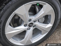 * Wheels: Upgraded 19-inch contrast grey, partly polished wheels (standard on Komfort are 18-inch) *... (image 8)