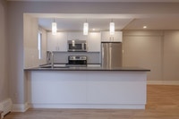 Renovated Akelius two bedroom apartment for rent. Located near Drummond and Sherbrooke in the Downto... (image 1)