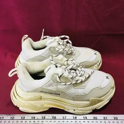 Womens White Baeanicada Sneakers Size 36, View more
