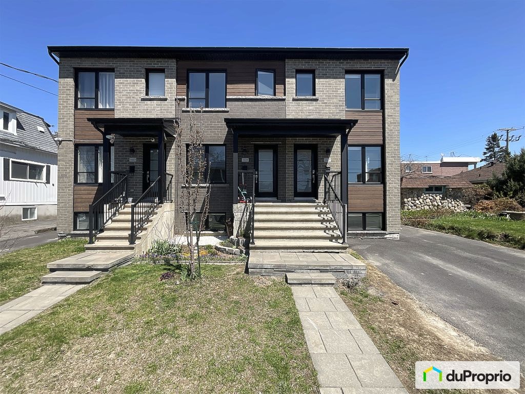 $619,000 - Townhouse for sale in Longueuil (Vieux-Longueuil) — photo 1