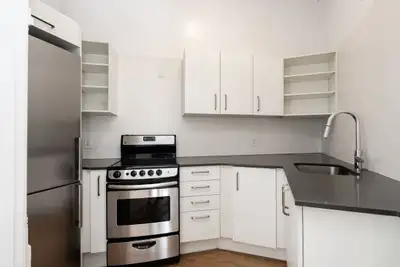 renovated one bedroom, College and Spadina - ID 967