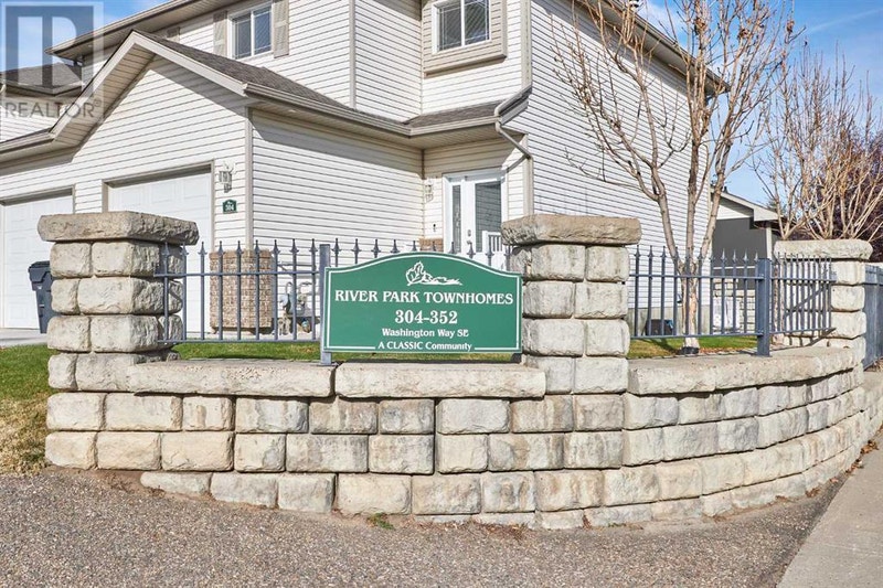 304 Washington Way SE Medicine Hat, Alberta Condos for Sale