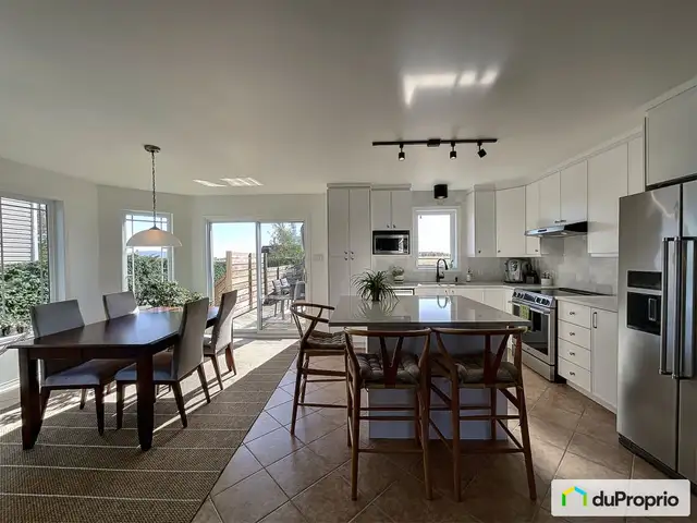 $649,000 - Bungalow for sale in St-Marc-sur-Richelieu in Houses for Sale in Longueuil / South Shore - Image 4