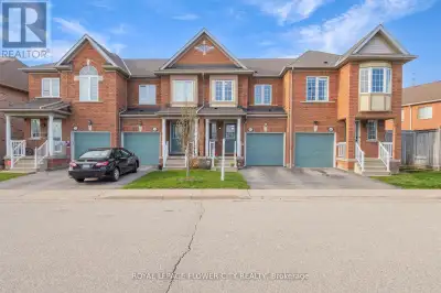 Perfect Starter Home !!! One Of The Largest Executive Townhouse In Prime Meadowvale Village Backing...
