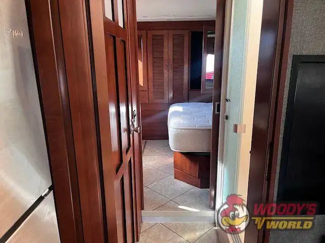 2015 FLEETWOOD EXCURSION 33D in RVs & Motorhomes in Red Deer - Image 26